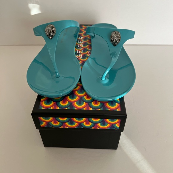 Authentic NWB Kurt Geiger London Maddison  T-Bar Sandal,size 5 - Picture 3 of 5